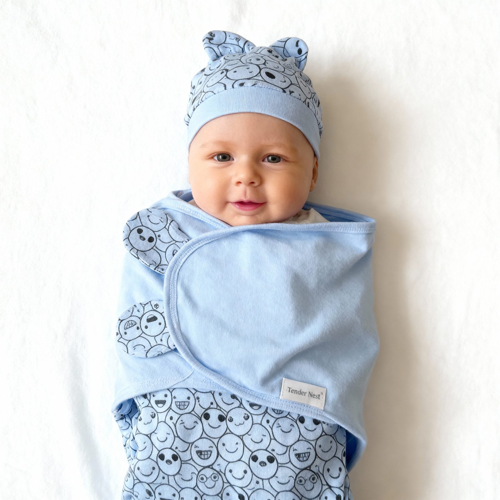 baby swaddle smiley pink (copy) baby swaddle smiley pink (copy)