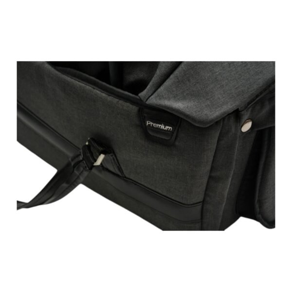 10.carry cot premium d.g